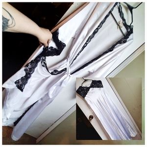 Victoria's secret vintage gold label medium black and white robe and slip set